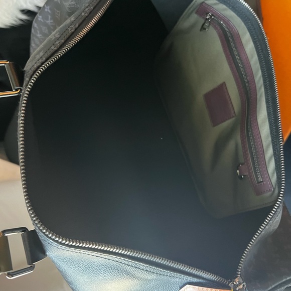 Louis Vuitton Keepall 50 black authentic limited duffle bag. - Picture 6 of 7